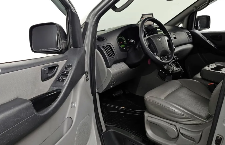 HYUNDAI GRAND STAREX 2012