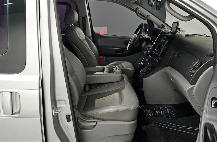 HYUNDAI GRAND STAREX 2012