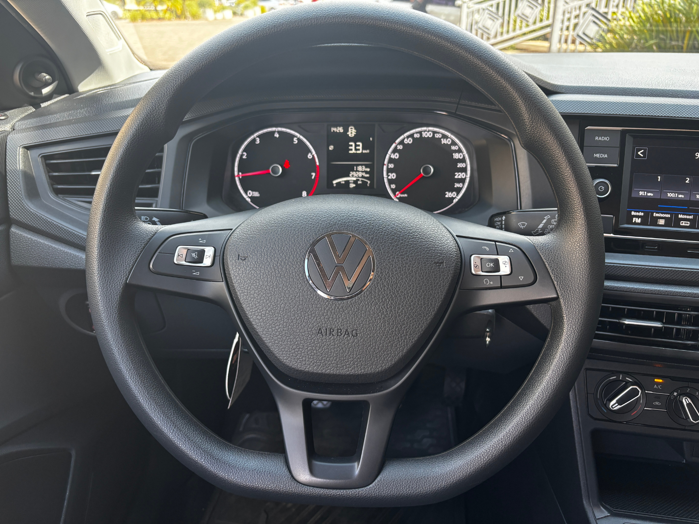 VOLKSWAGEN POLO TRACK 2024