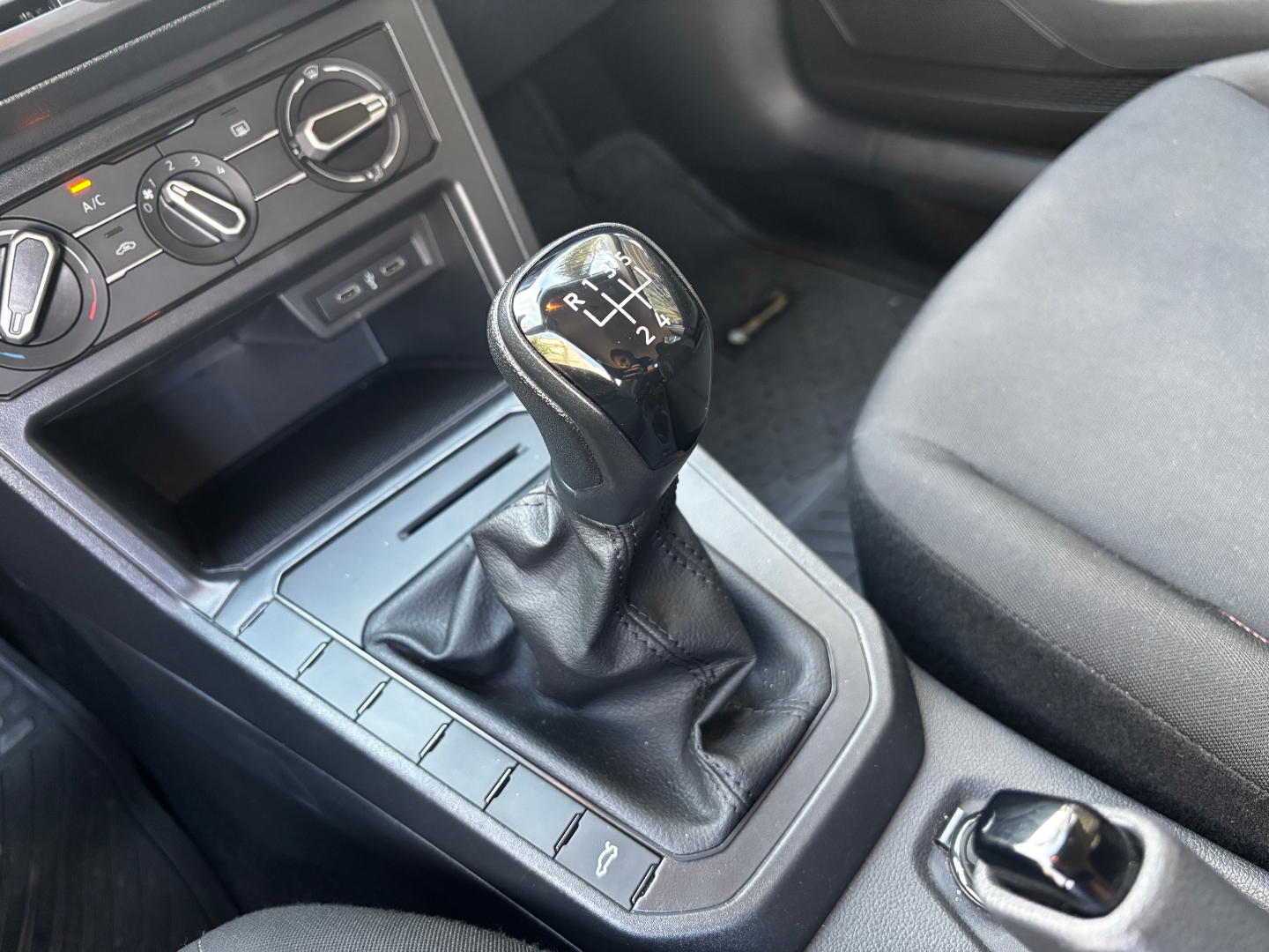 VOLKSWAGEN POLO TRACK 2024