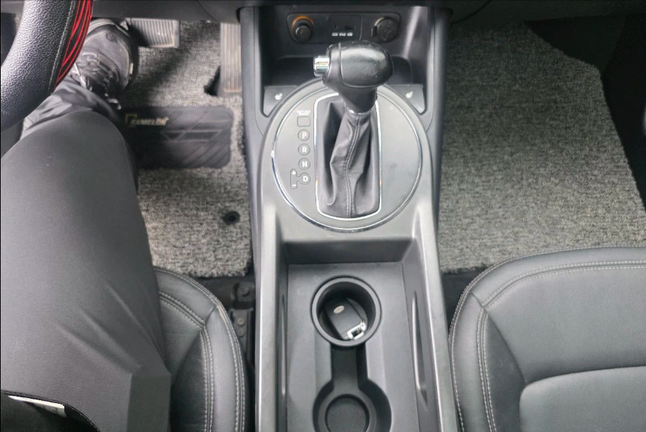 KIA SPORTAGE 2012