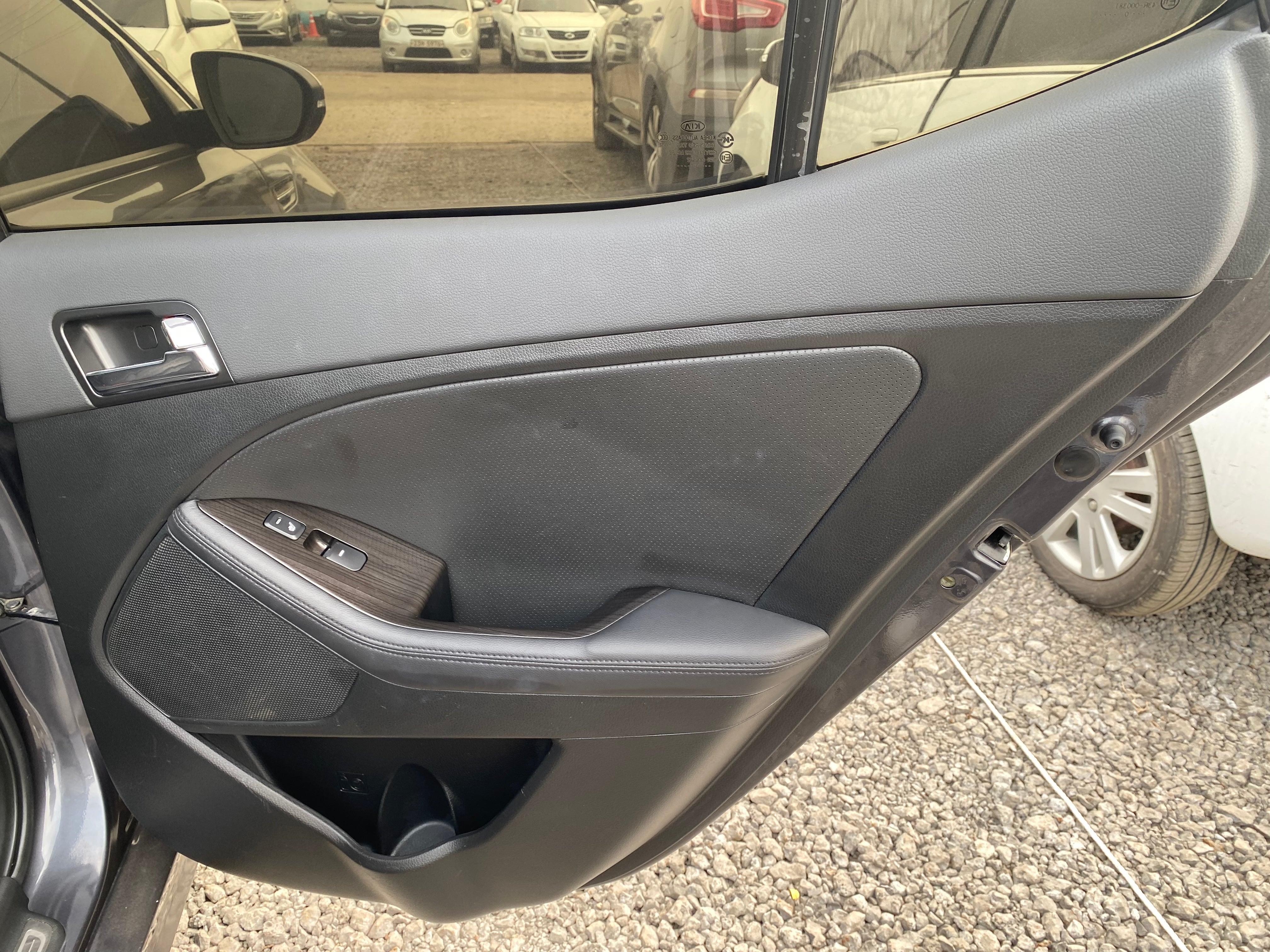 KIA K5 2011