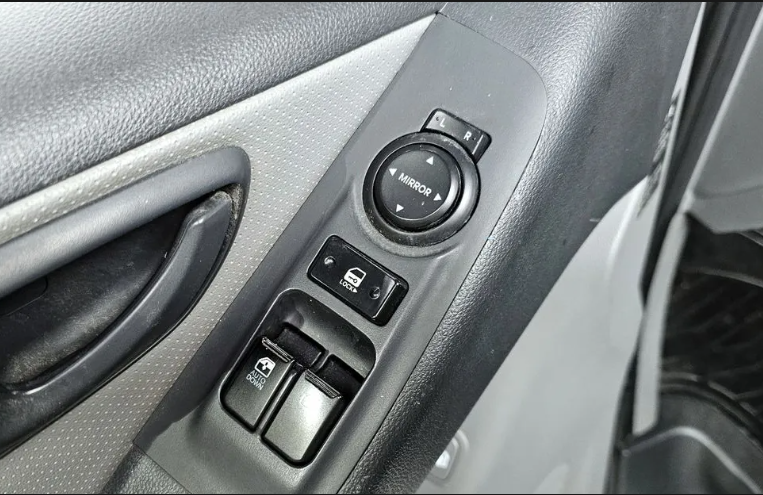 HYUNDAI GRAND STAREX 2012