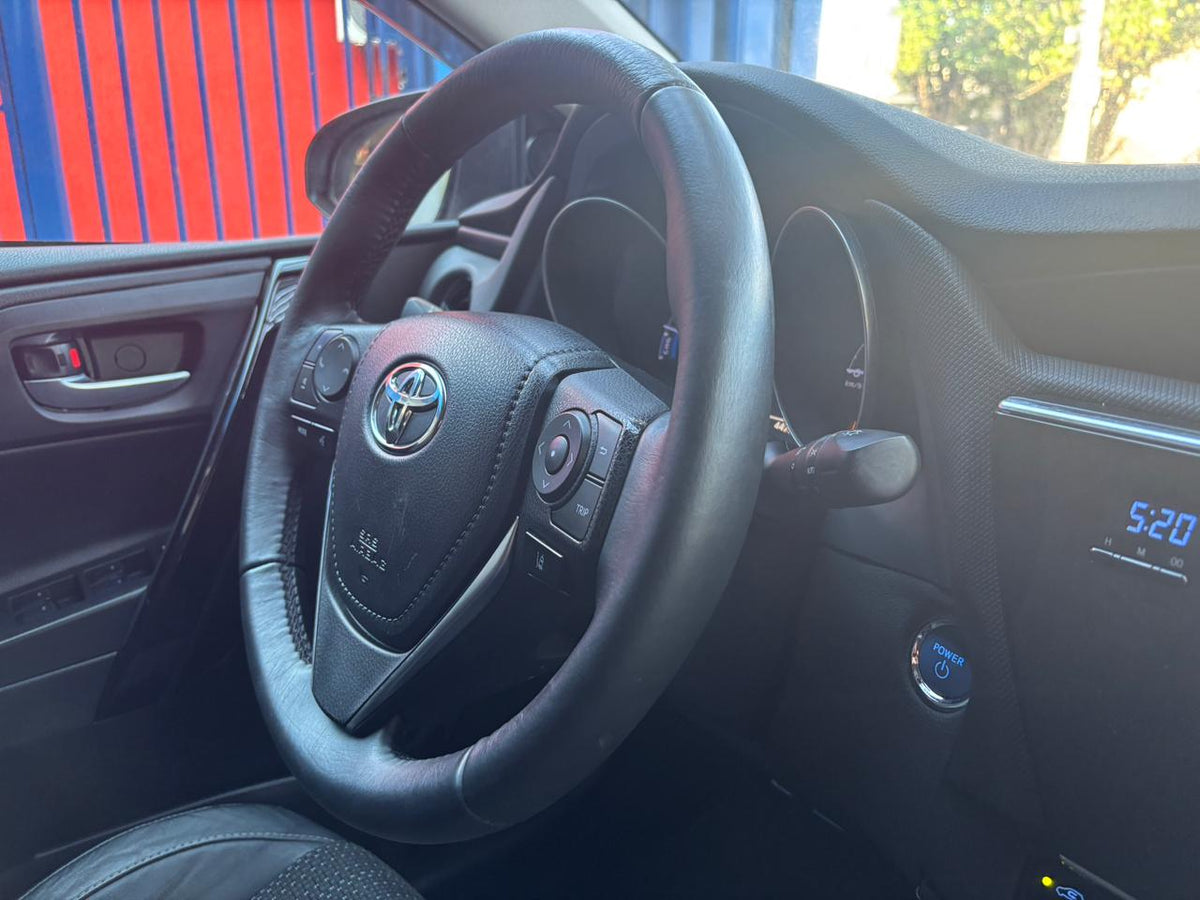 TOYOTA AURIS 2017