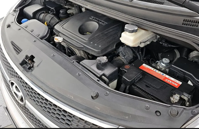 HYUNDAI GRAND STAREX 2012