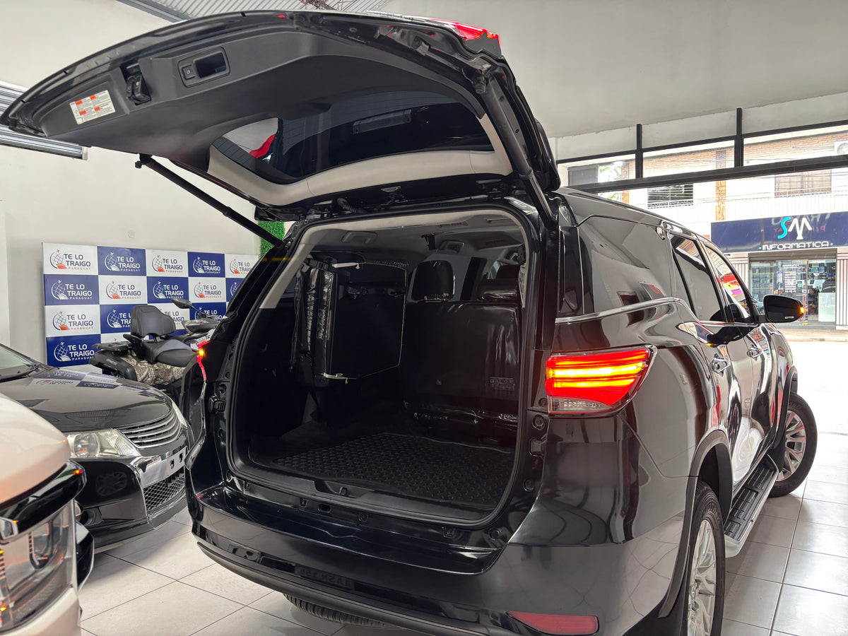 TOYOTA FORTUNER 2022