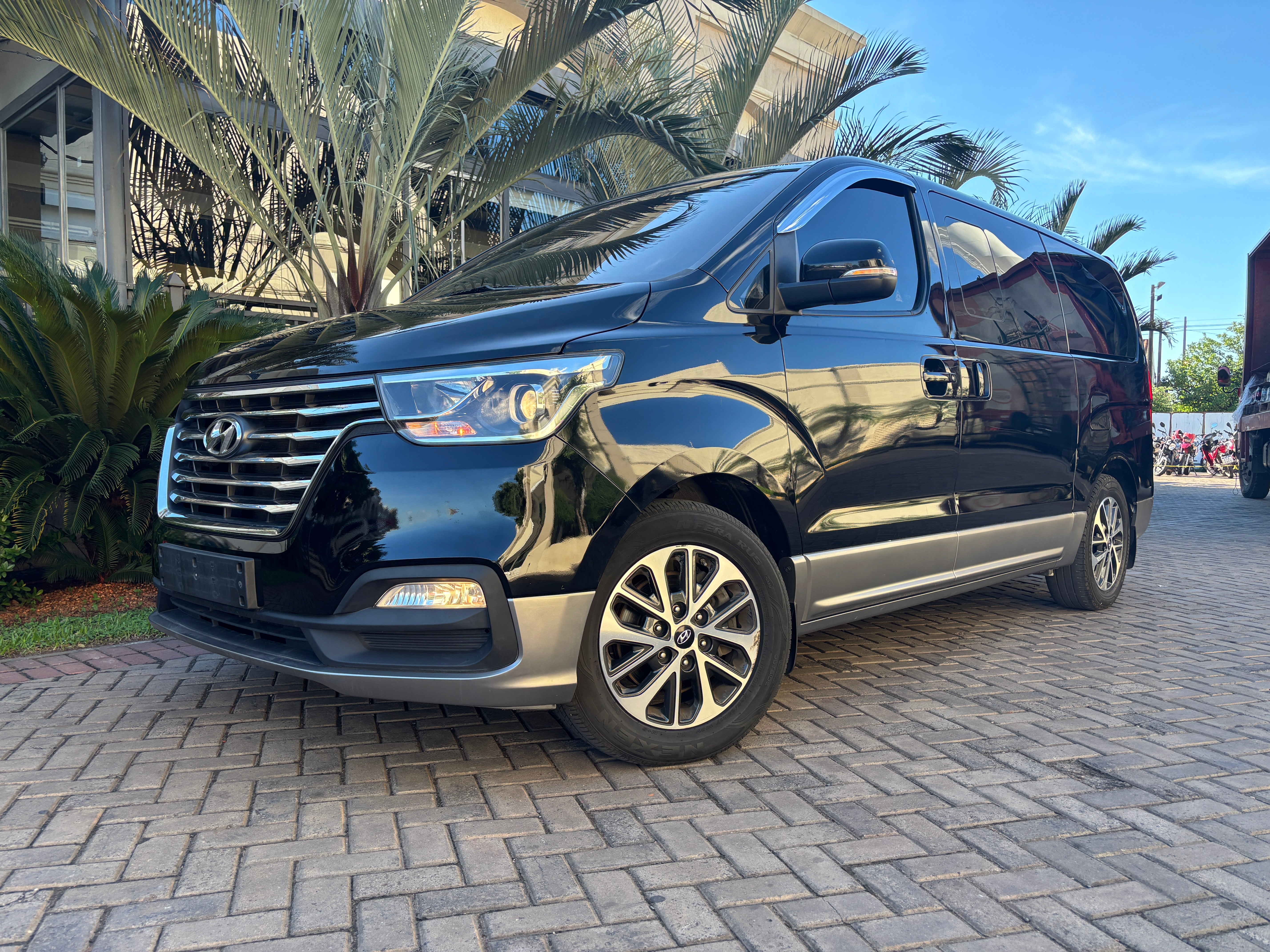 HYUNDAI GRAND STAREX 2019