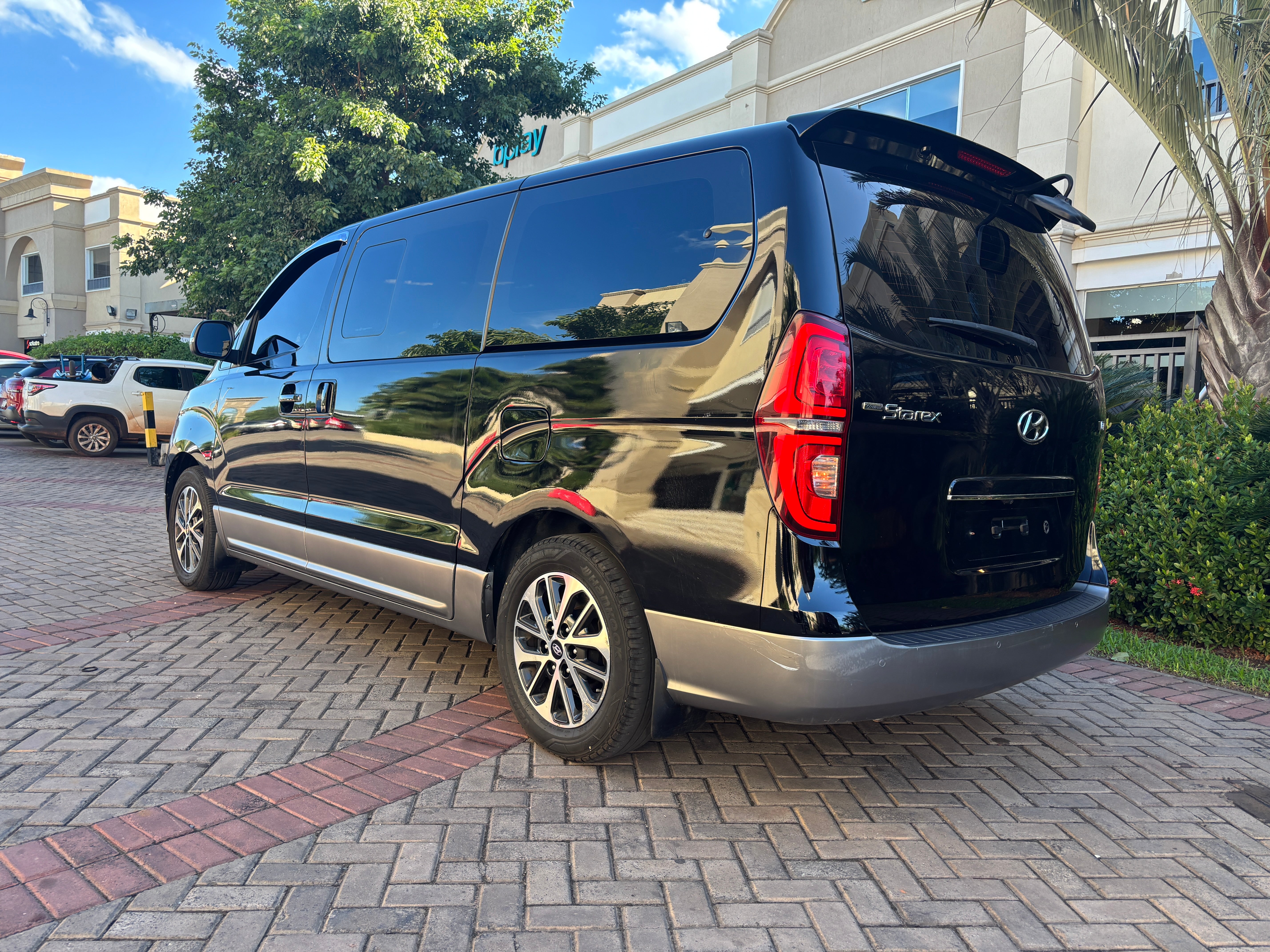HYUNDAI GRAND STAREX 2019