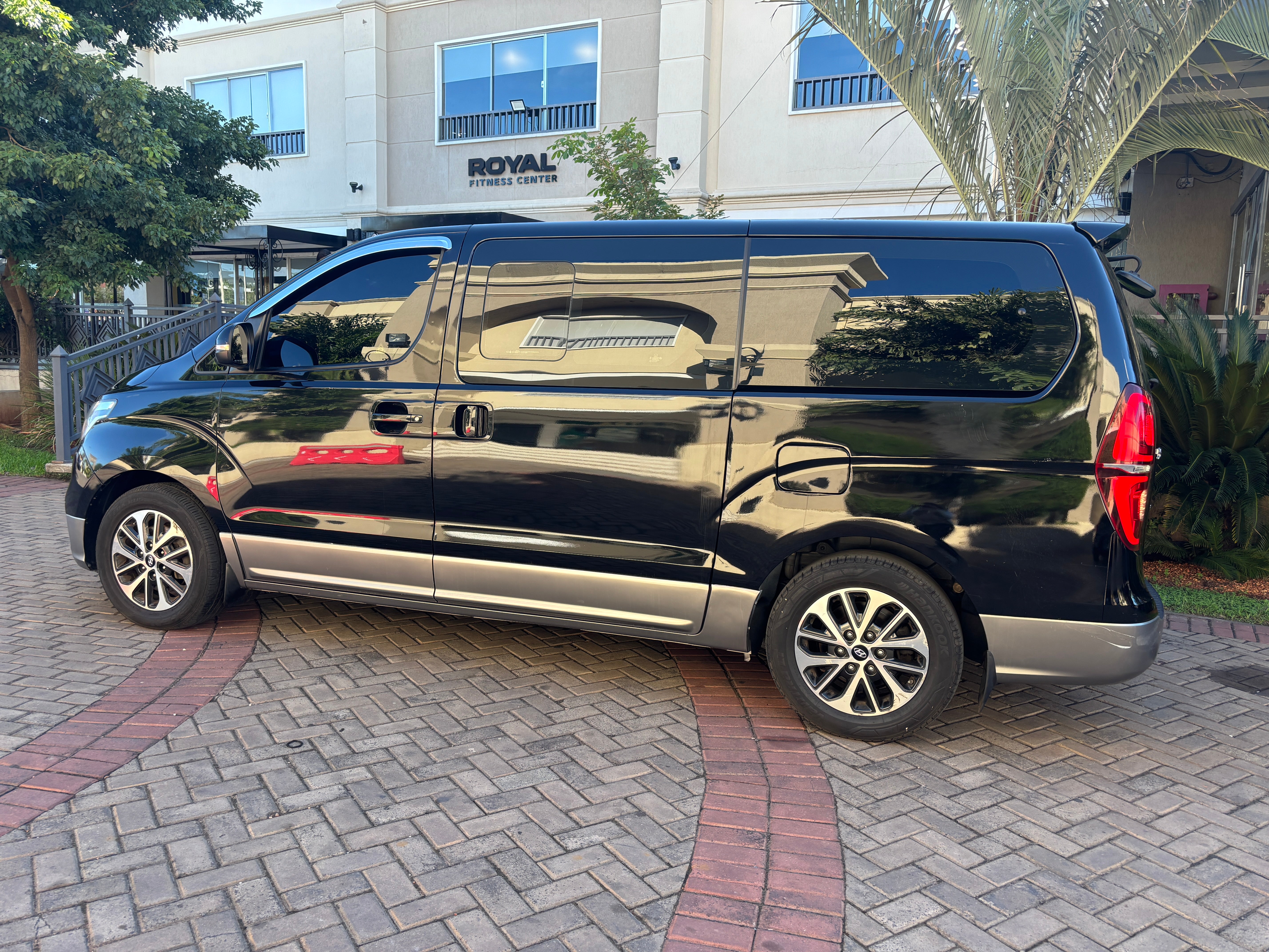 HYUNDAI GRAND STAREX 2019
