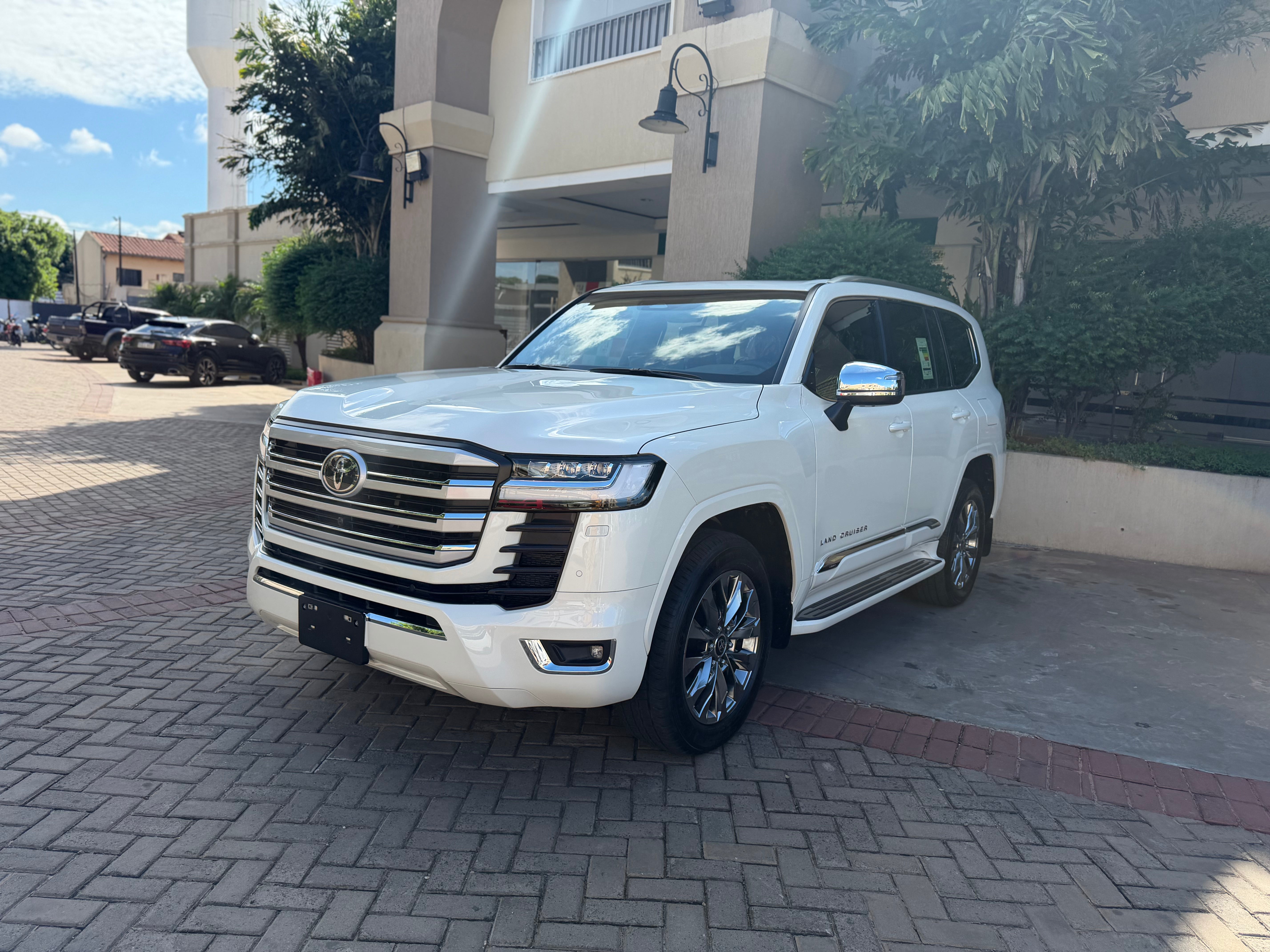 TOYOTA LAND CRUISER VX 2026