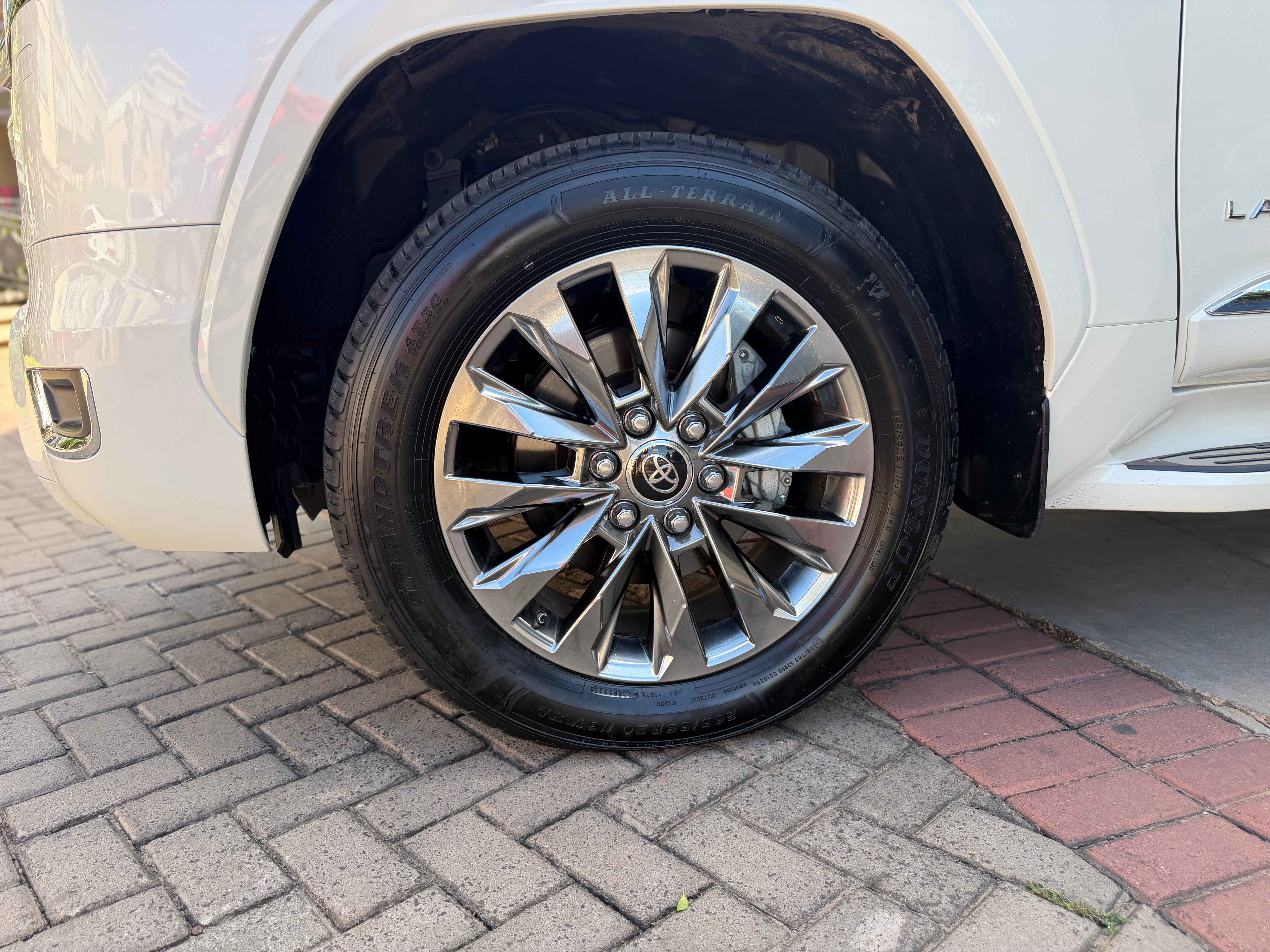 TOYOTA LAND CRUISER VX 2026