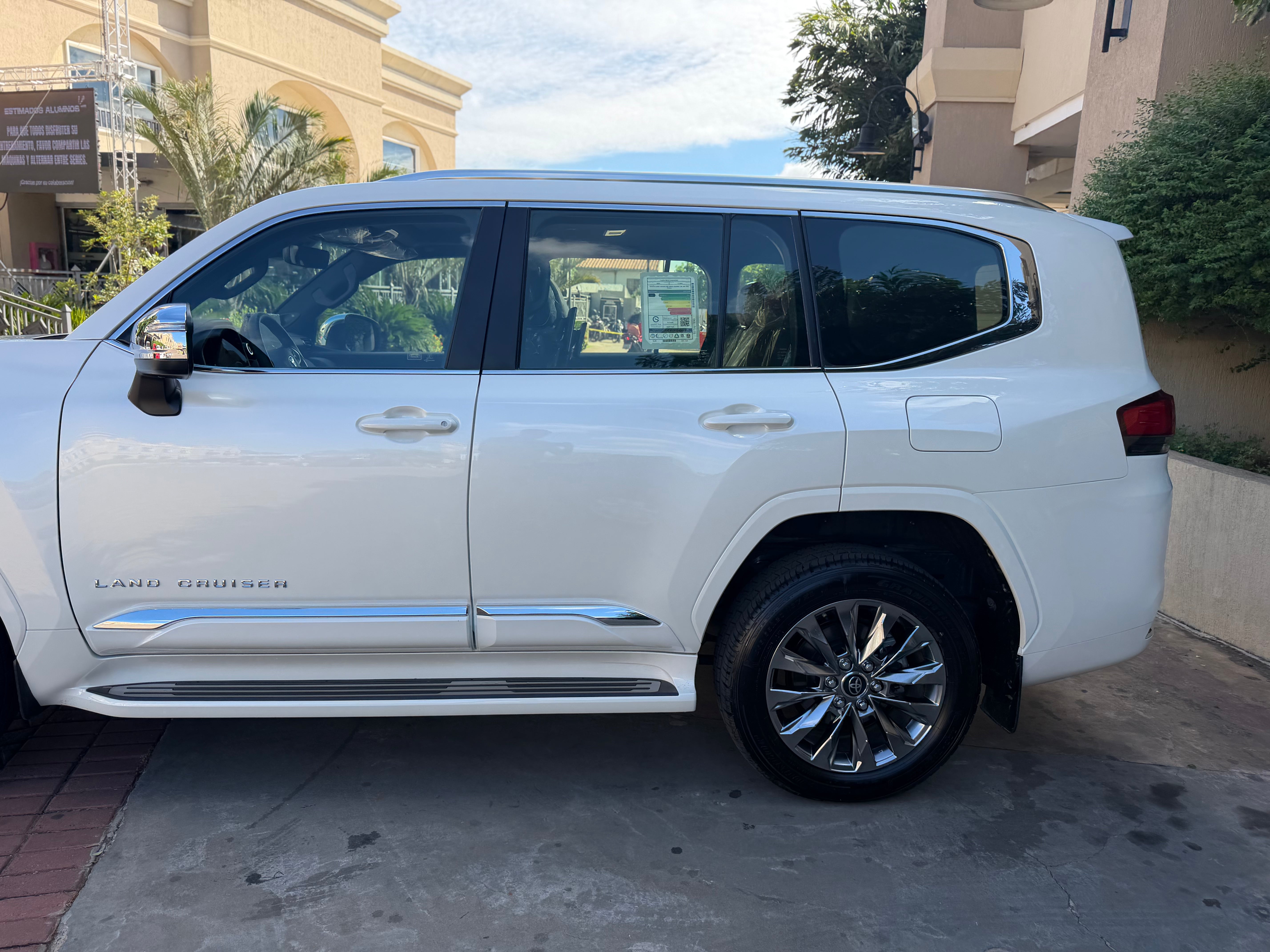TOYOTA LAND CRUISER VX 2026