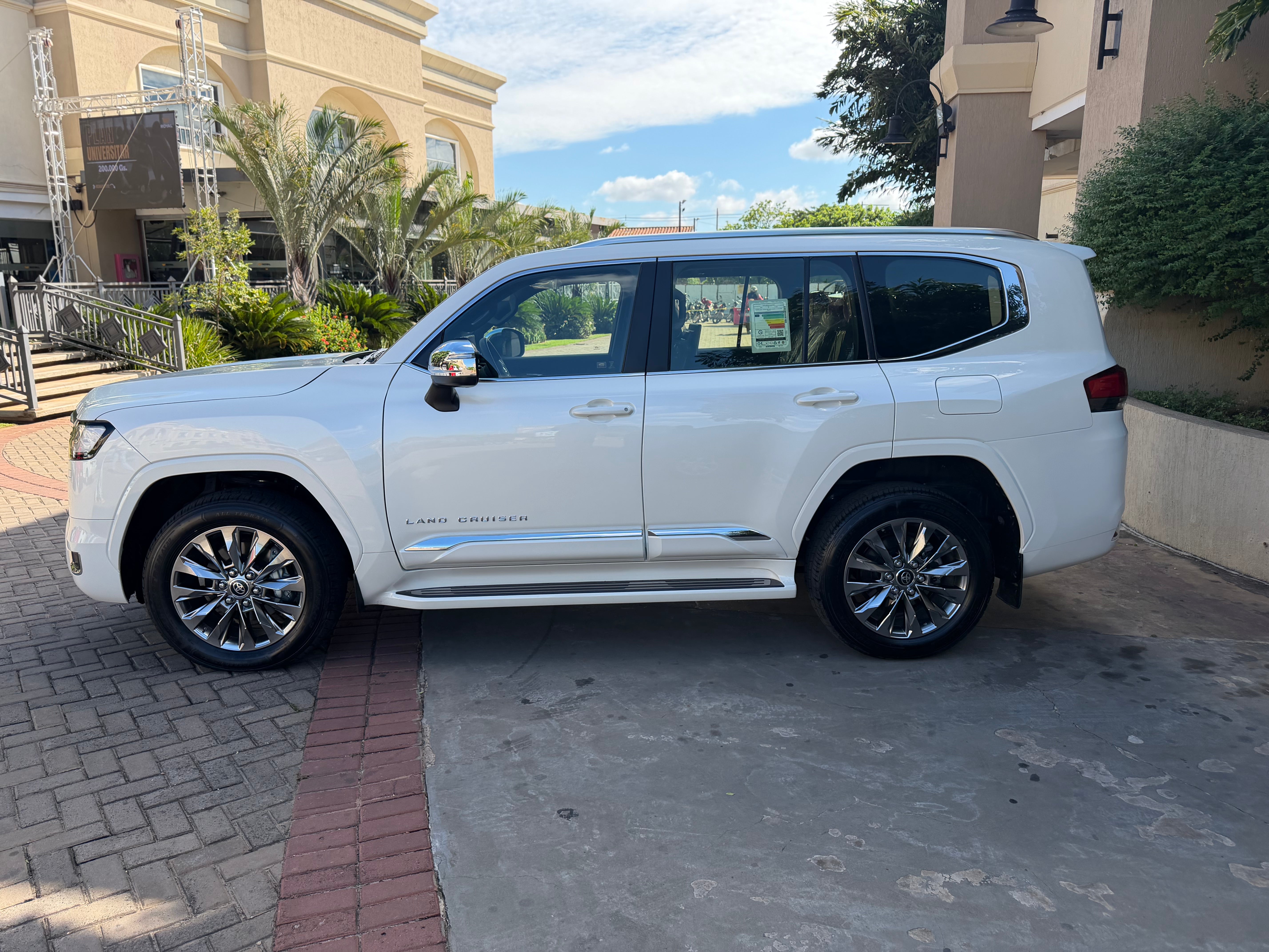 TOYOTA LAND CRUISER VX 2026