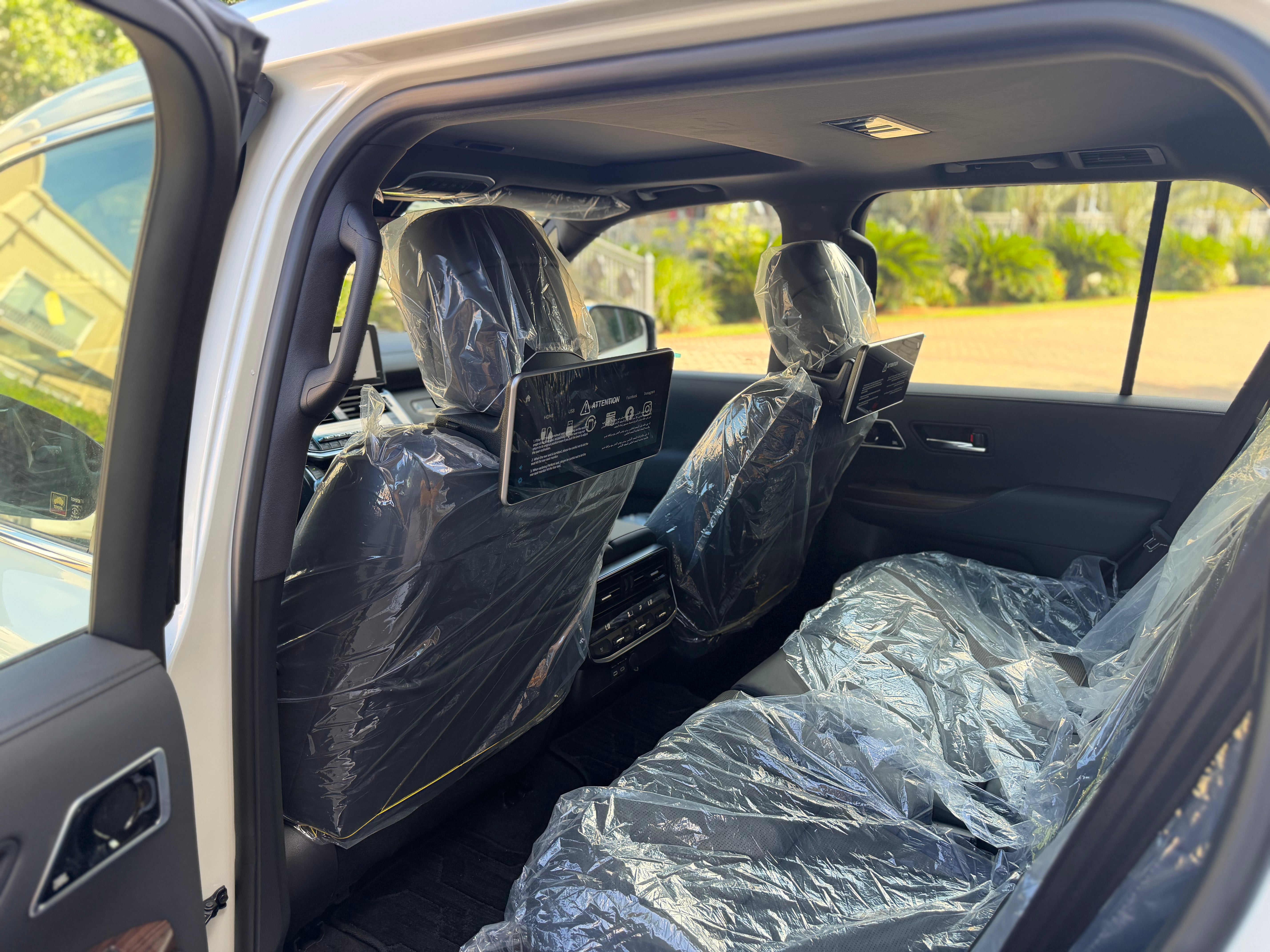 TOYOTA LAND CRUISER VX 2026