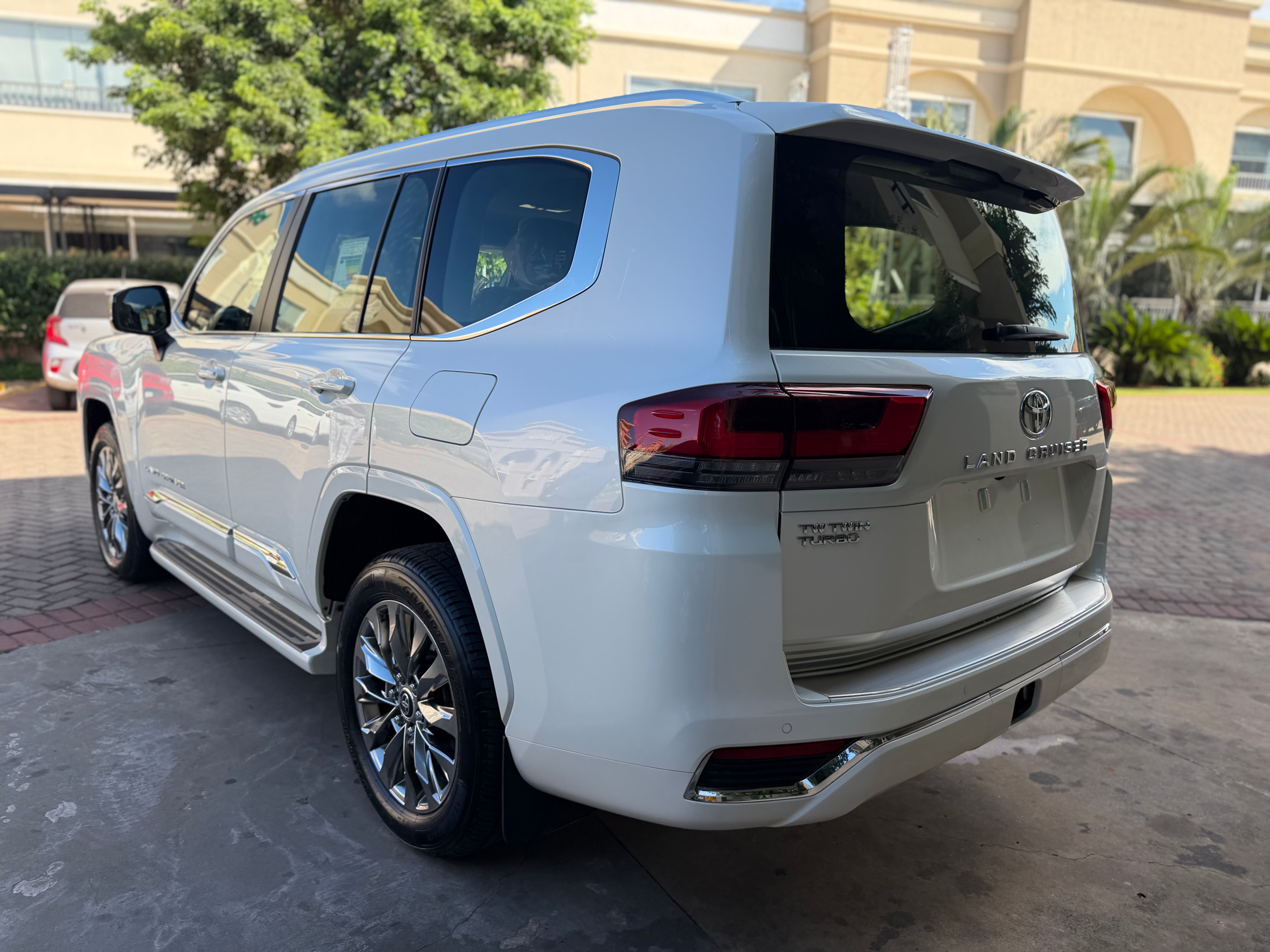 TOYOTA LAND CRUISER VX 2026