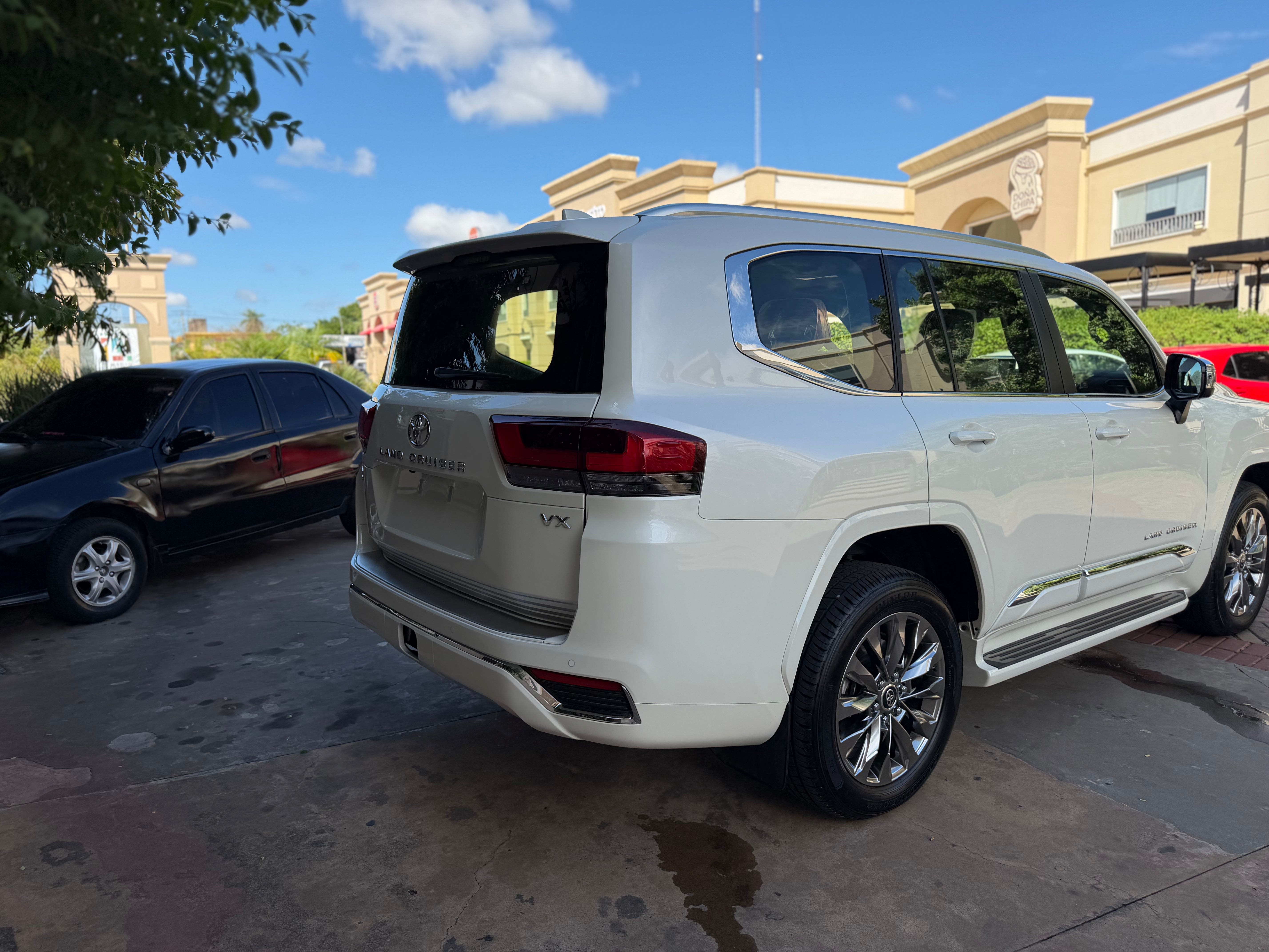 TOYOTA LAND CRUISER VX 2026