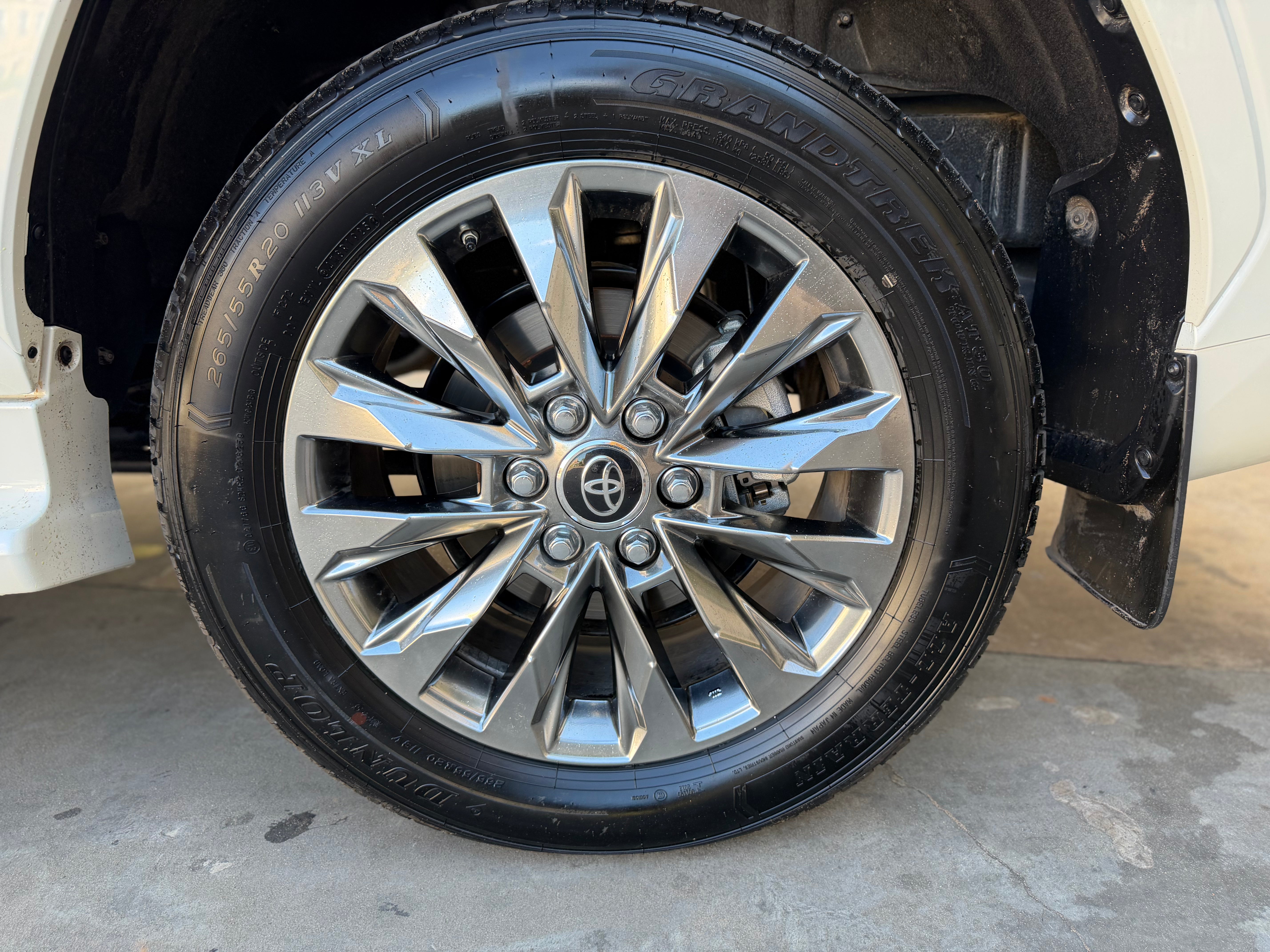 TOYOTA LAND CRUISER VX 2026