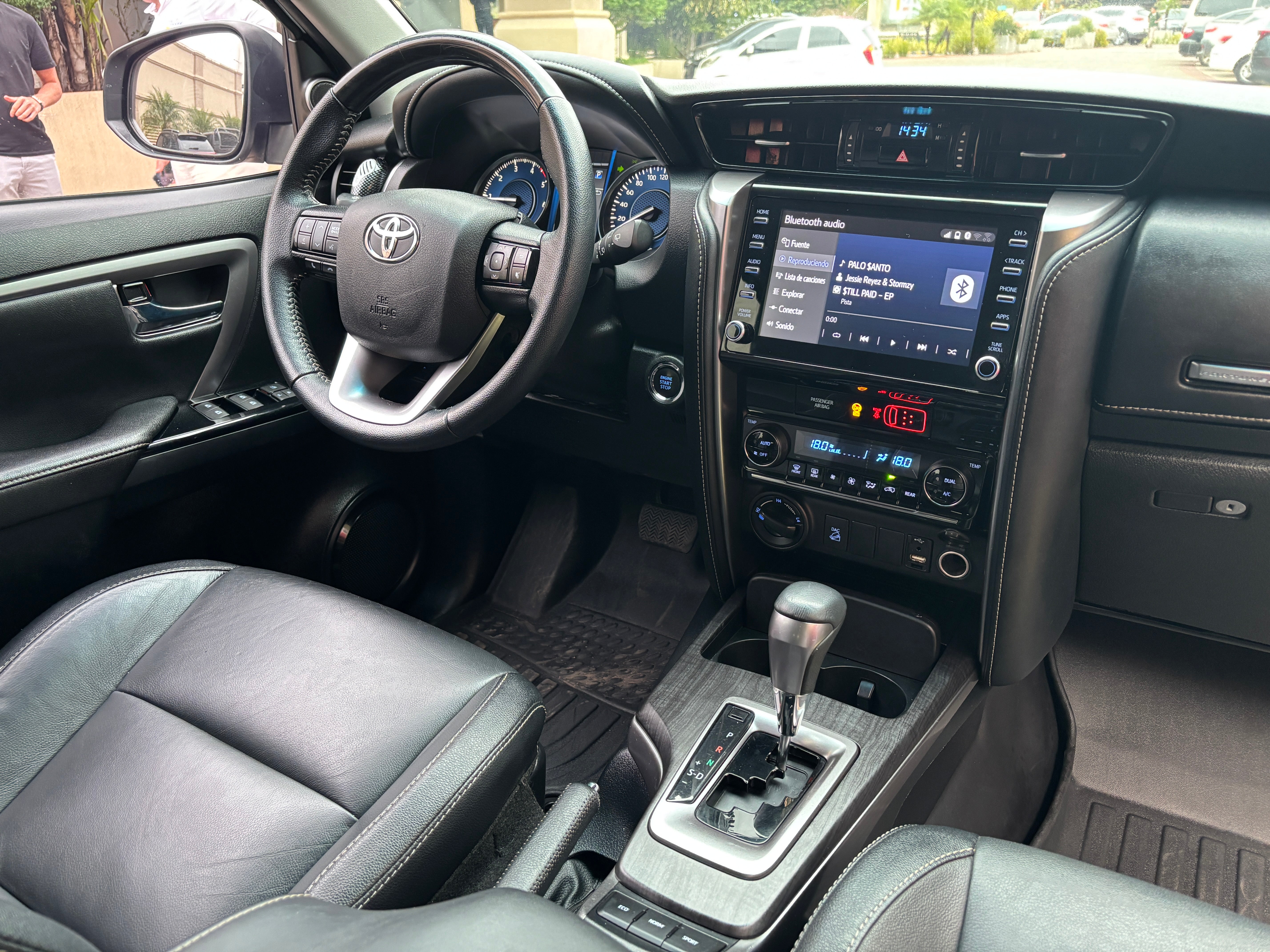 TOYOTA FORTUNER 2023 SRV