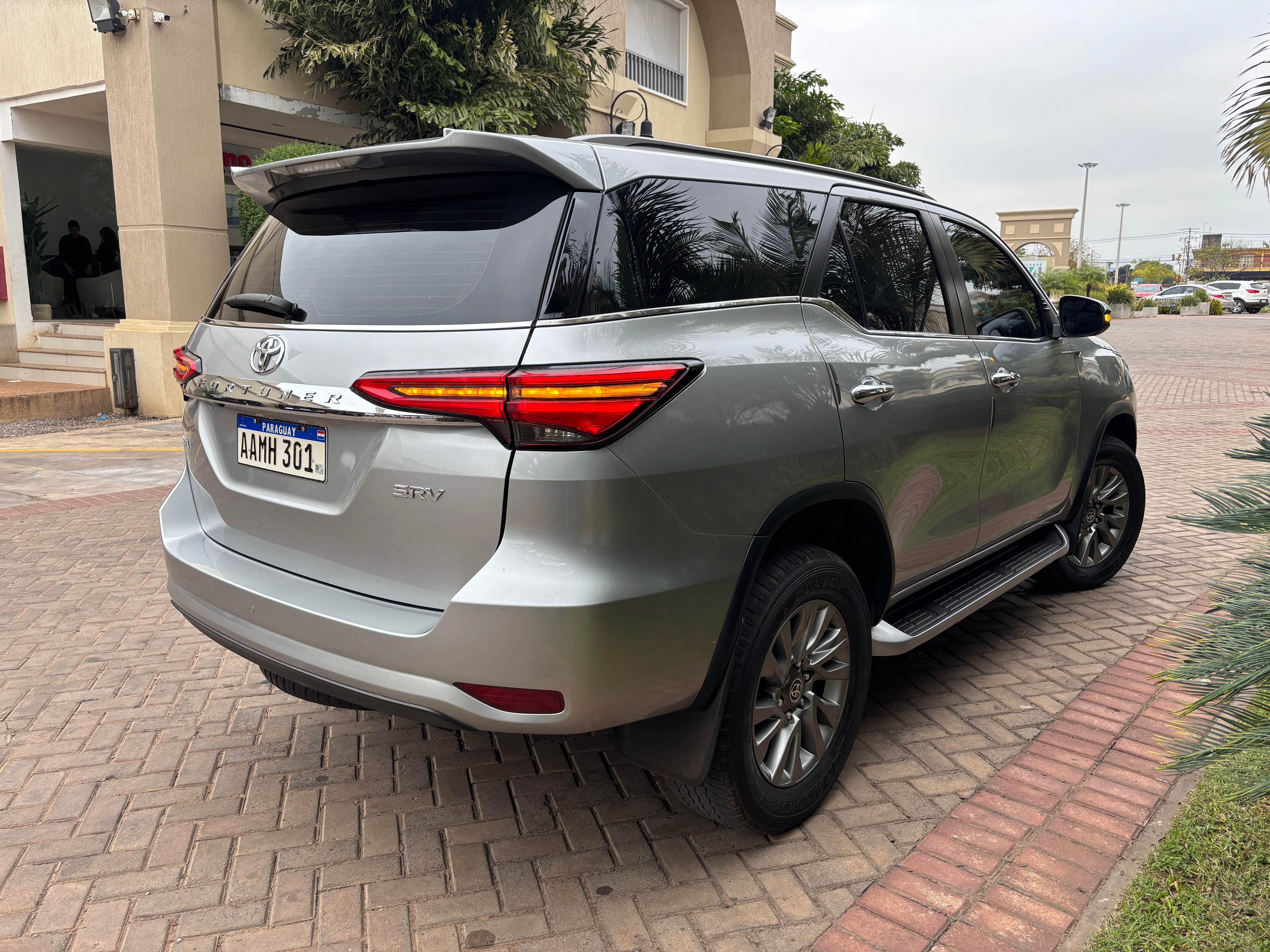 TOYOTA FORTUNER 2023 SRV