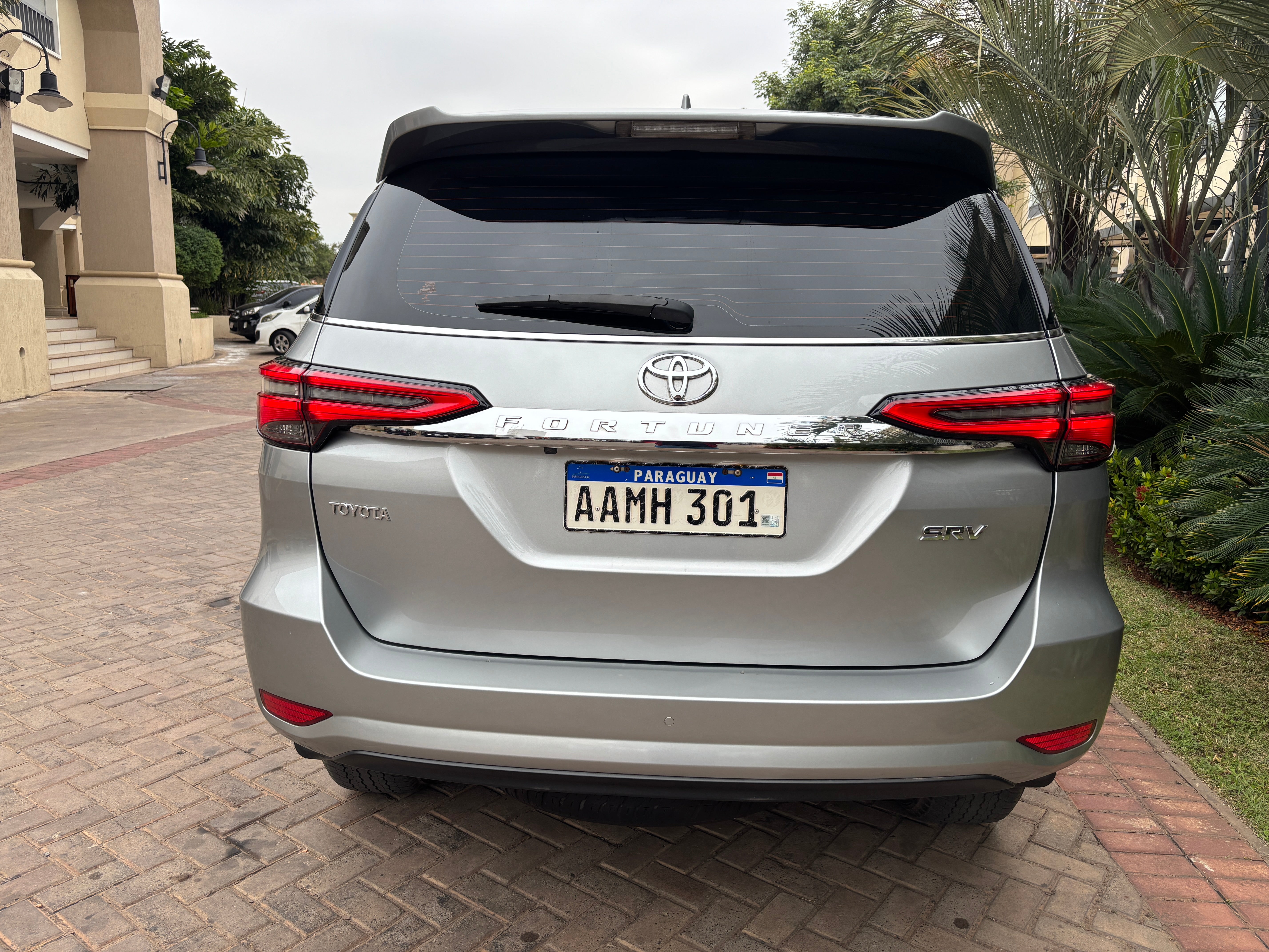 TOYOTA FORTUNER 2023 SRV