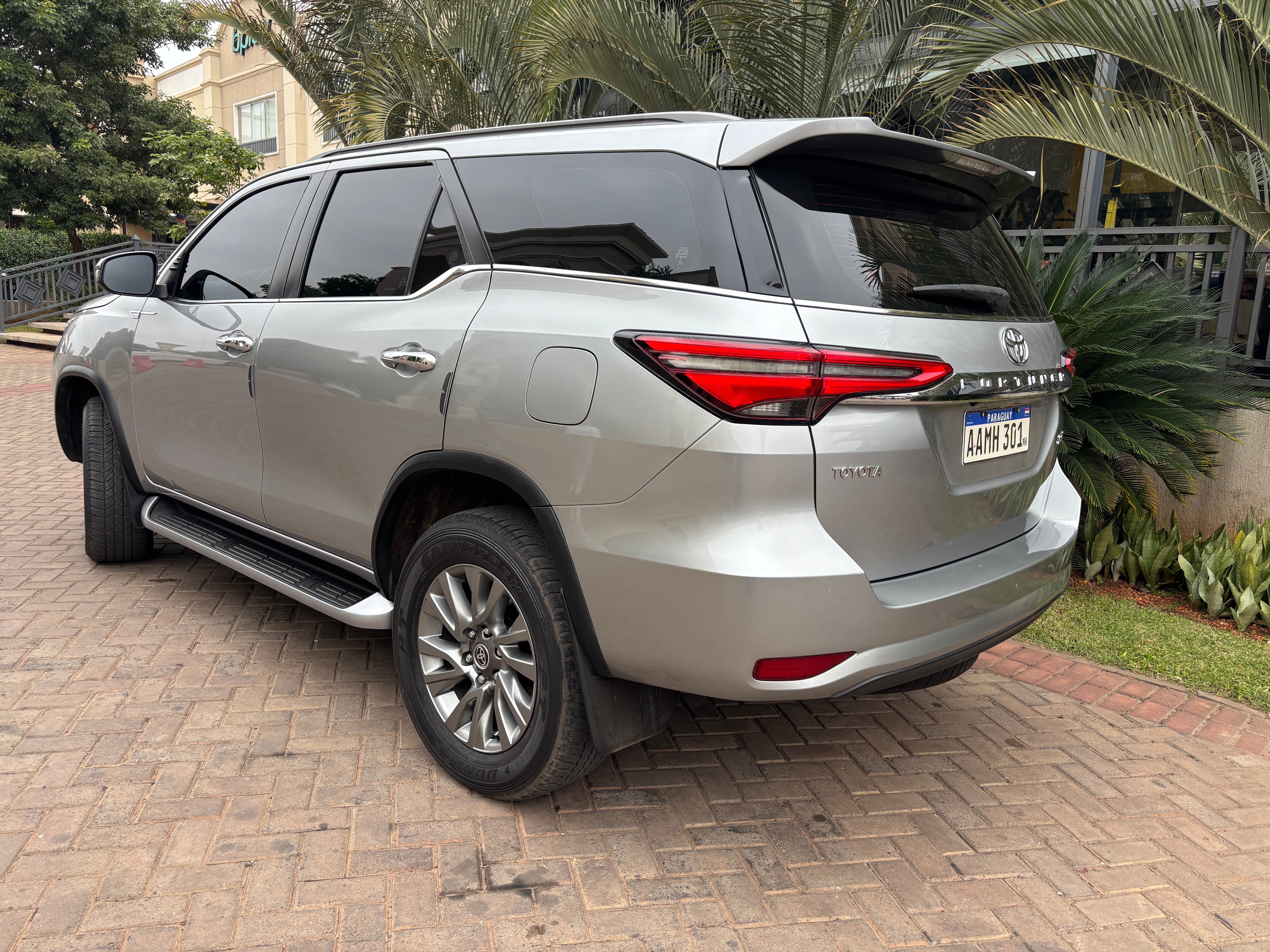 TOYOTA FORTUNER 2023 SRV