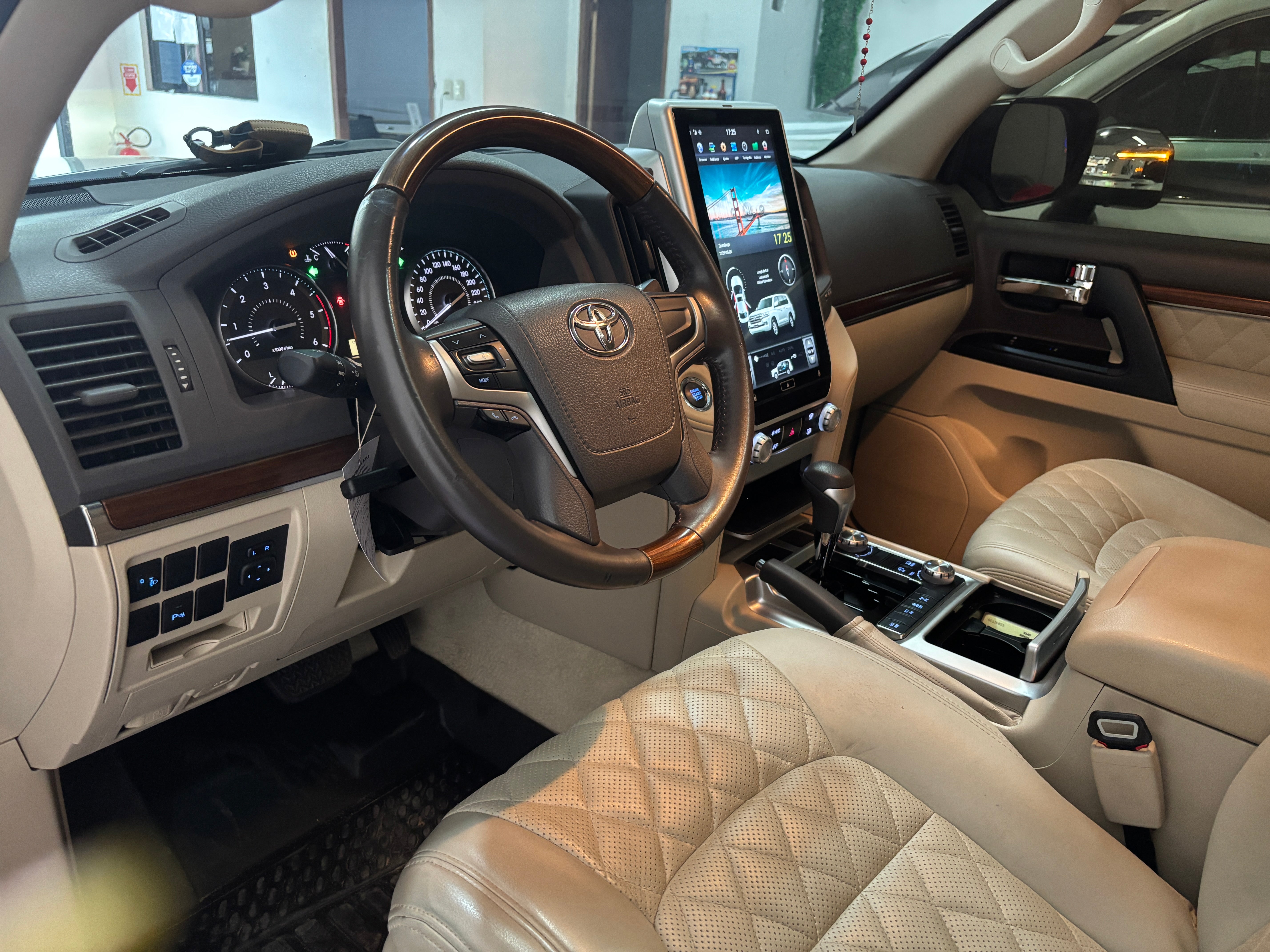 TOYOTA LAND CRUISER 2018 VX