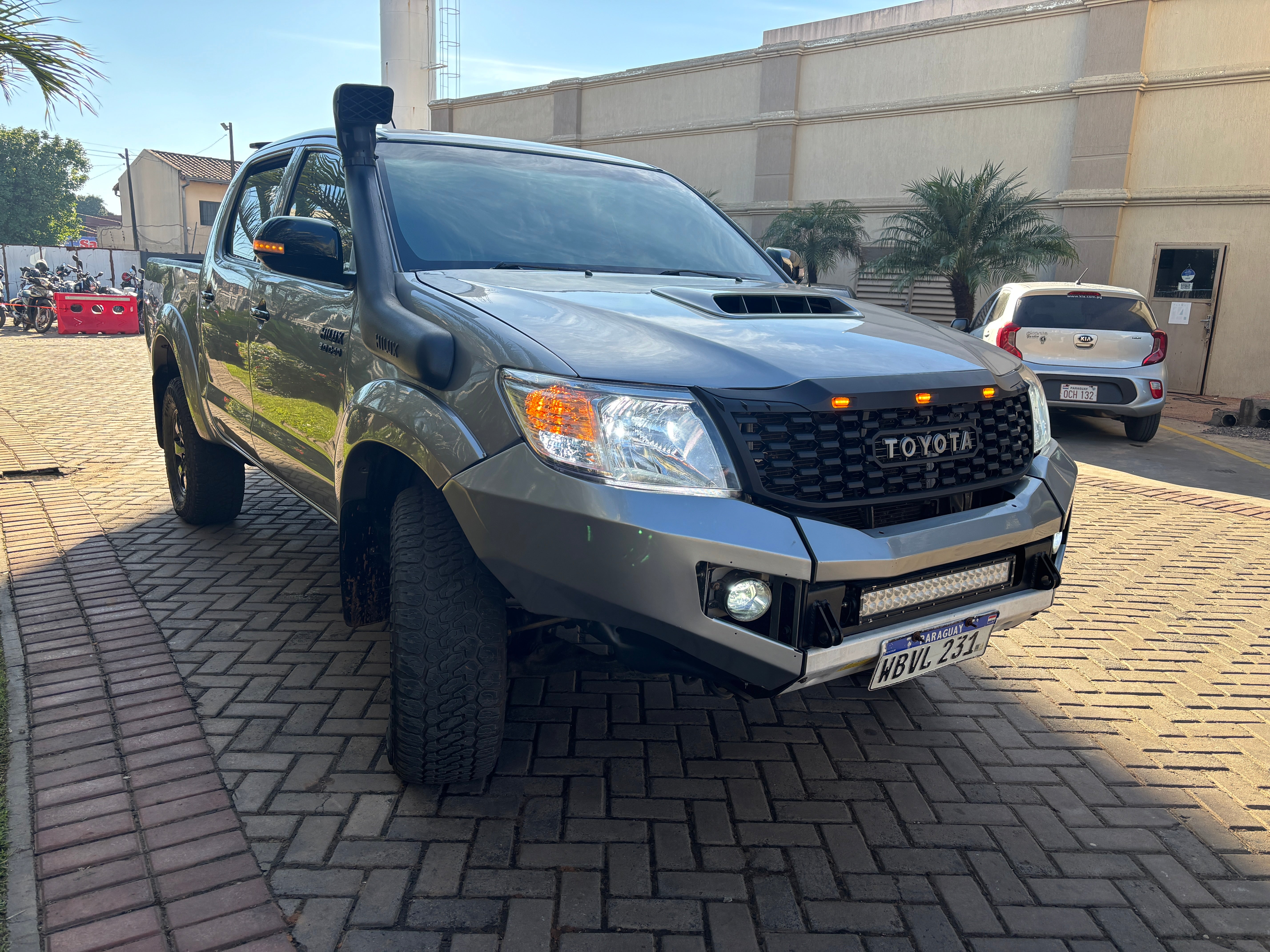 TOYOTA HILUX 2015