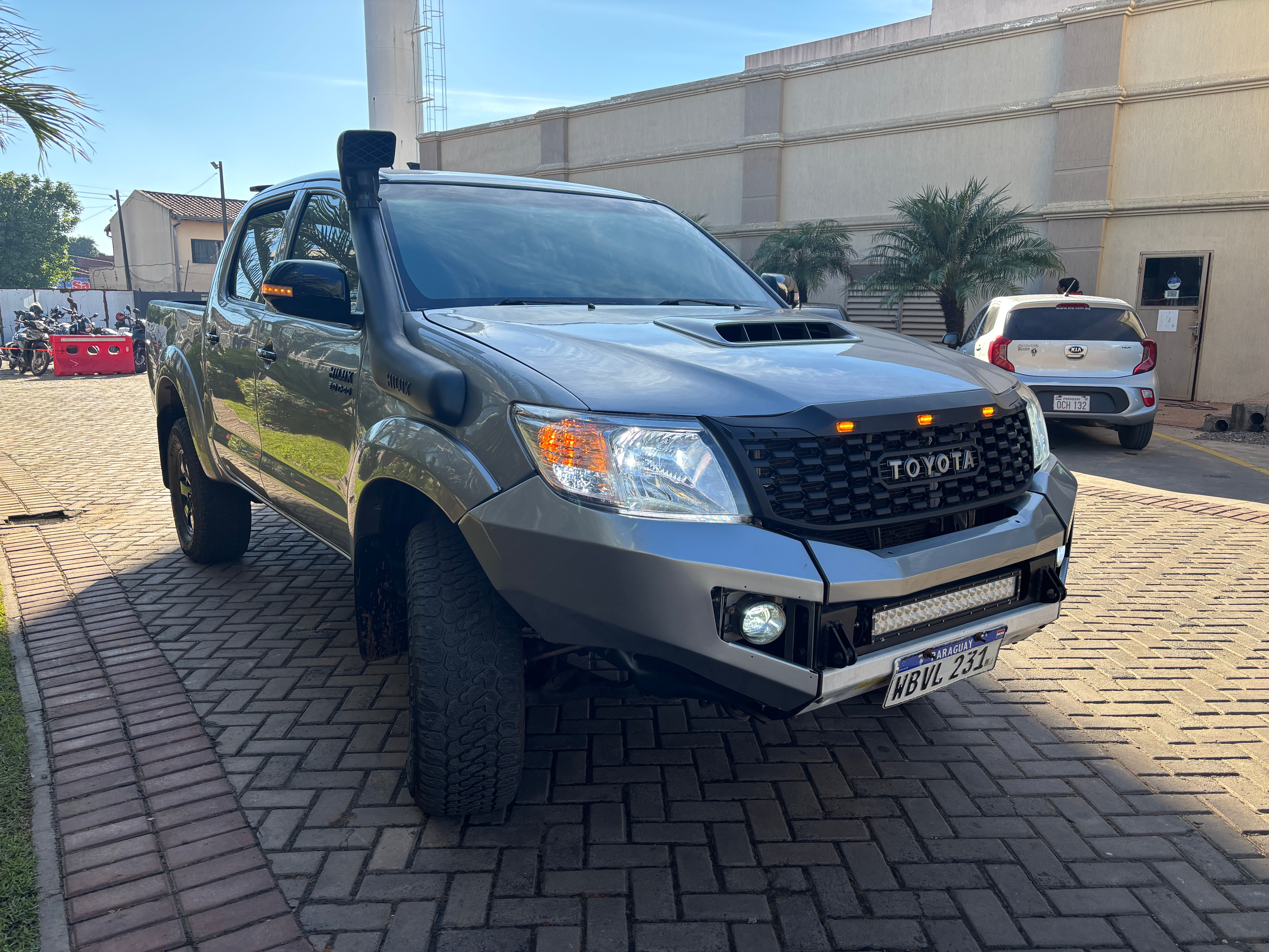 TOYOTA HILUX 2015