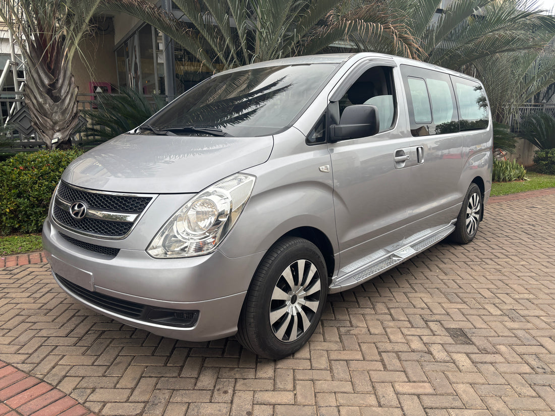 HYUNDAI GRAND STAREX 2012