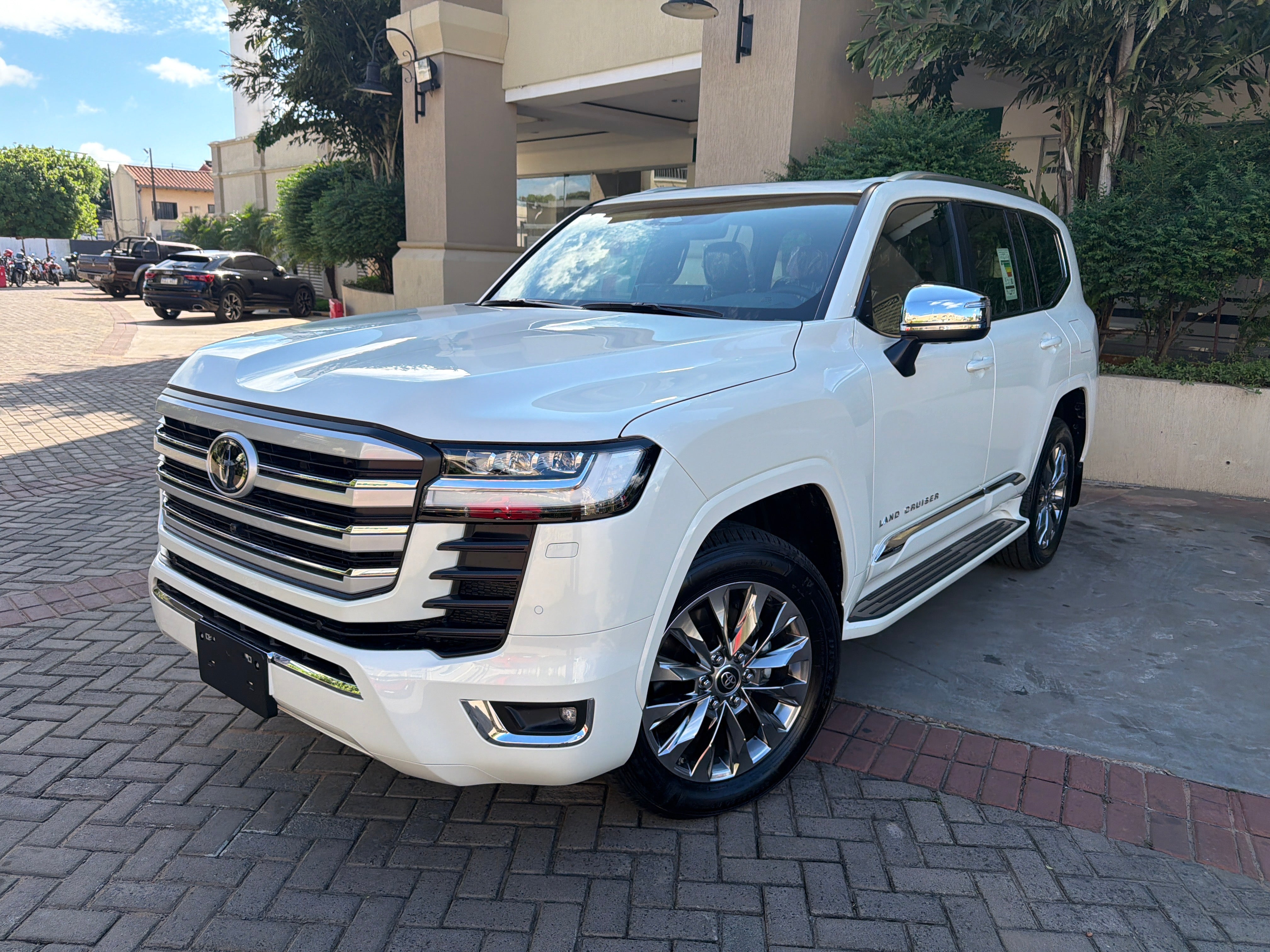 TOYOTA LAND CRUISER VX 2026