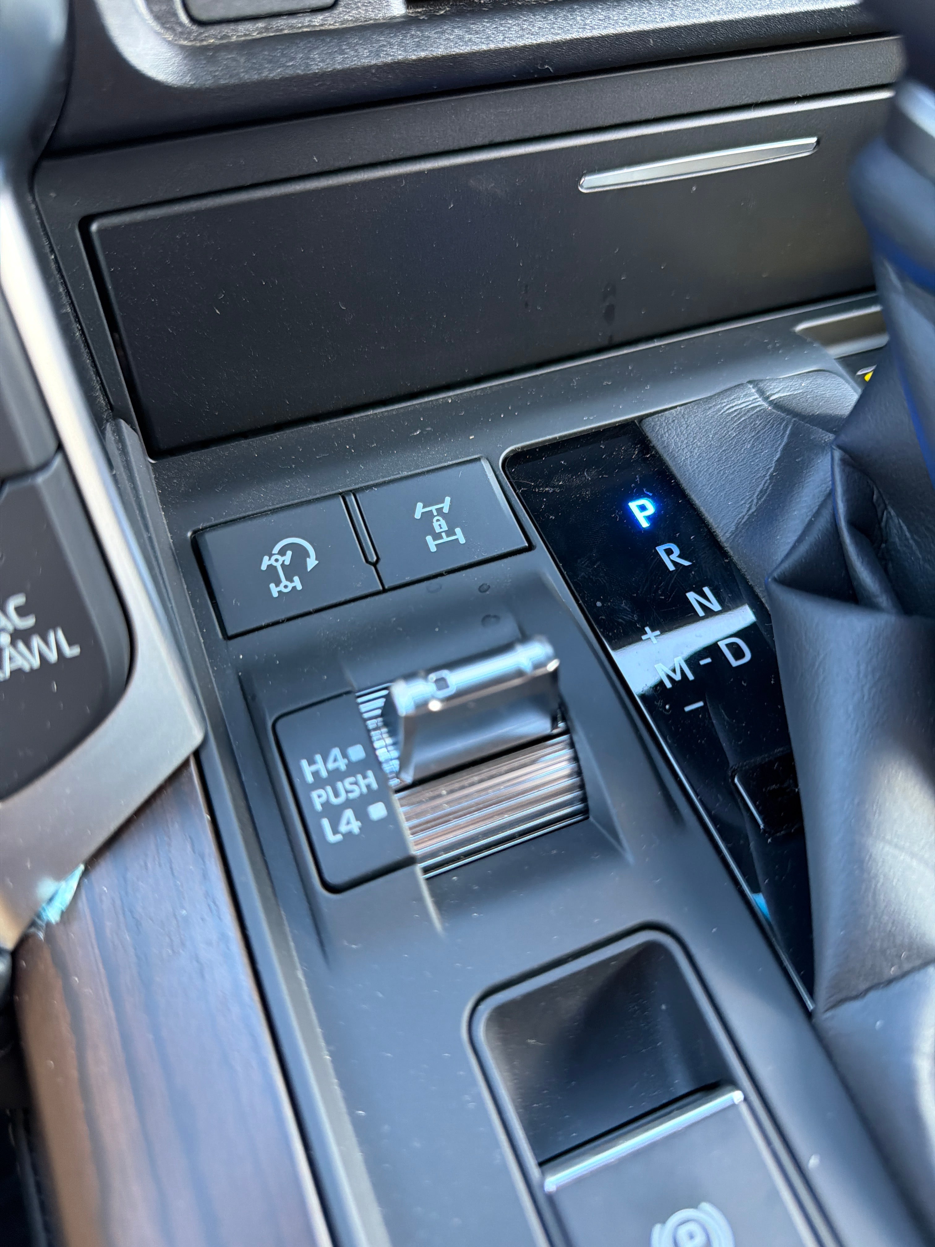 TOYOTA LAND CRUISER VX 2026