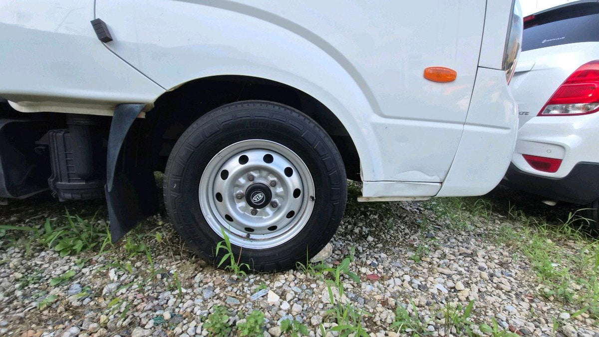 KIA BONGO 2014