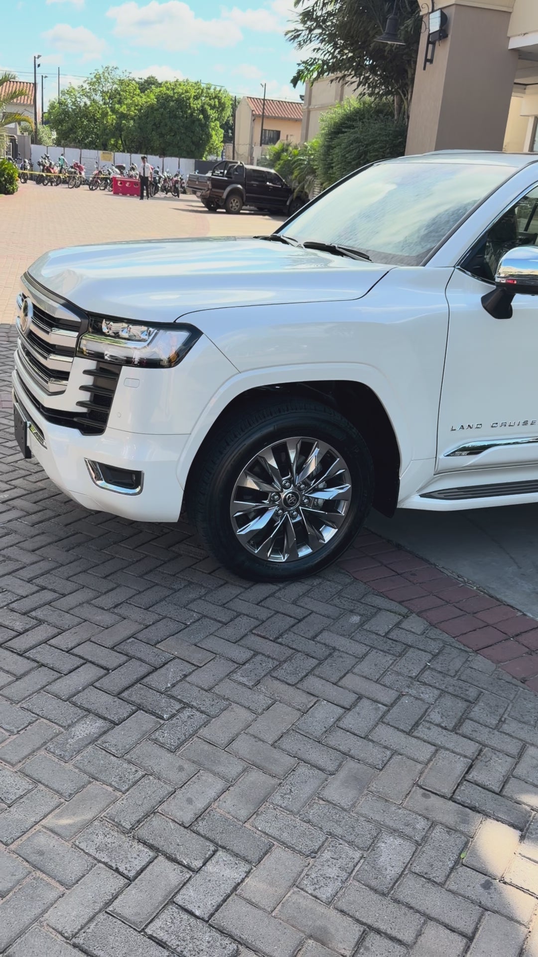 TOYOTA LAND CRUISER VX 2026